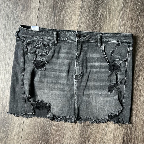 American Eagle AE Next Level distressed denim skirt - Picture 2 of 2